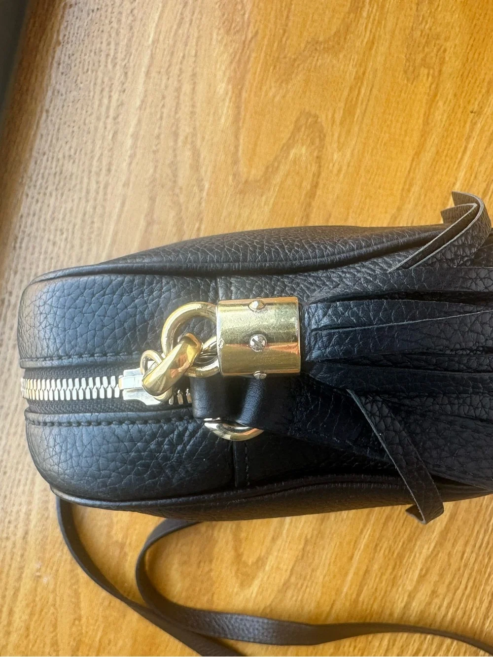 Gucci Soho Disco Black Pebbled Leather Crossbody Bag Tassel Authentic